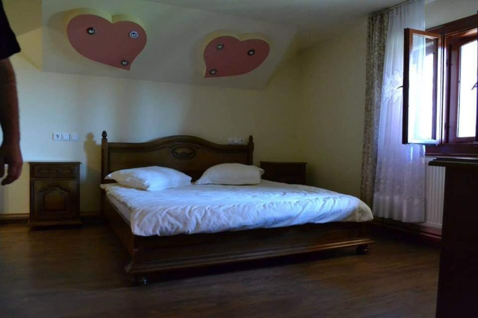 Casa Din Barsana Hotel Bîrsana Esterno foto